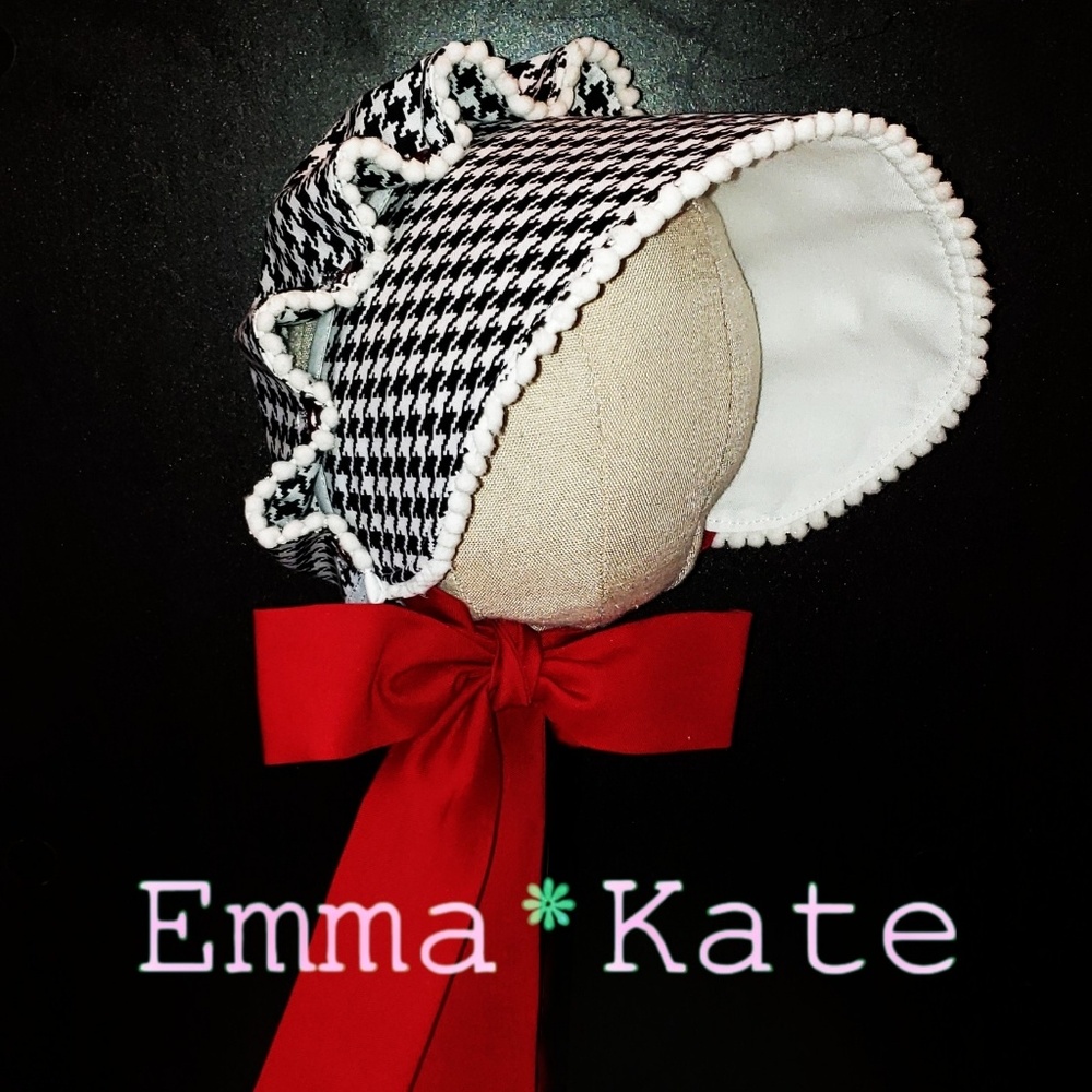 Handmade houndstooth bonnet